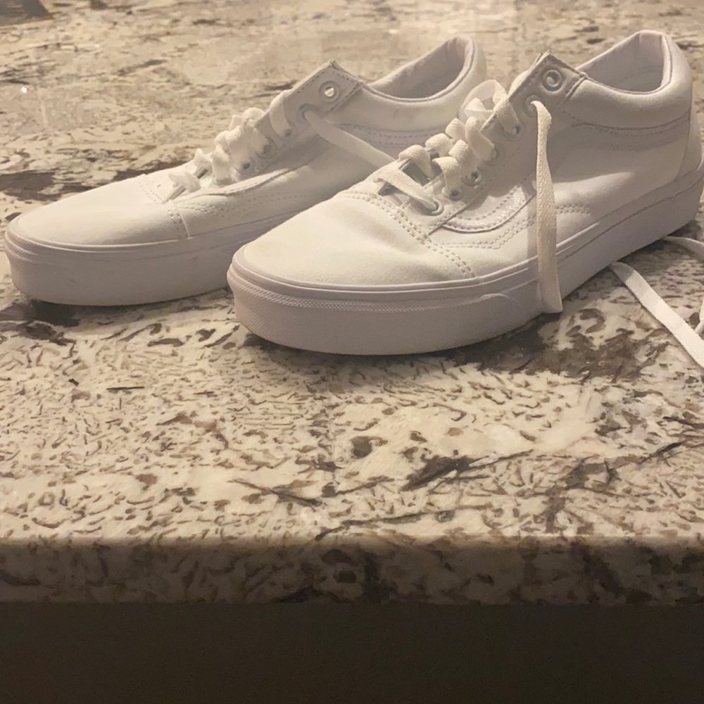 Vans ward low top sneakers, white women’s size 10.